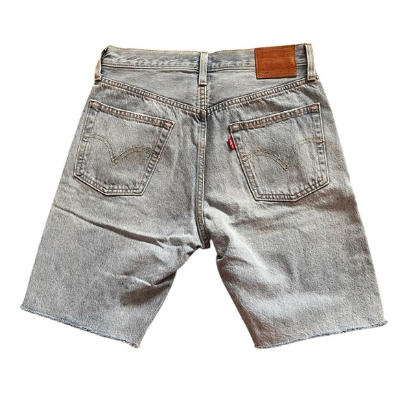 Levi’s 501 Button Fly High Rise Distressed Denim Shorts 9” Inseam Size 28 - Picture 2 of 6